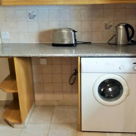 240 Depa Court Lárnaka