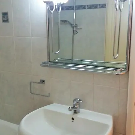240 Depa Court * Lárnaka